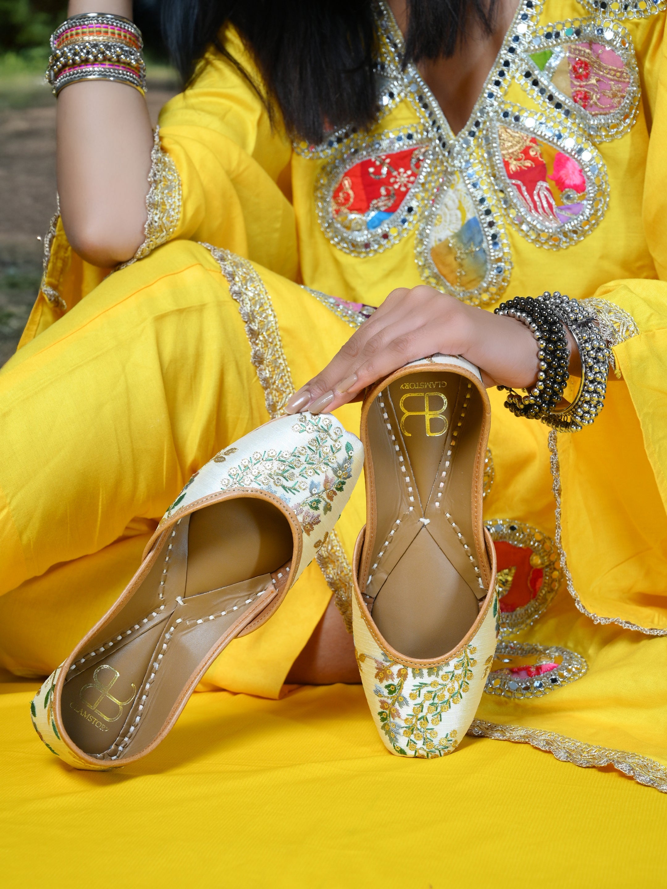 Embroidery Punjabi Jutti