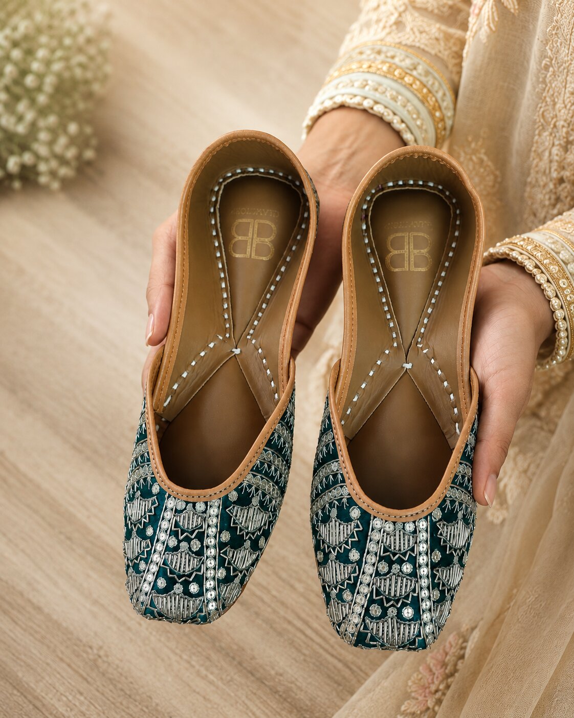 Green Punjabi Jutti