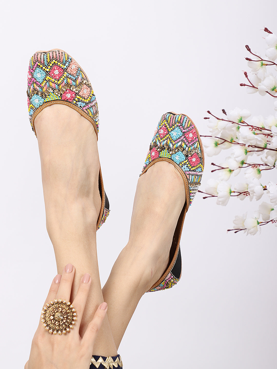 Sundries Embellished Punjabi Juttis