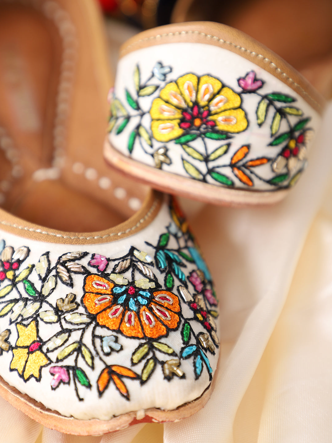 Gulkaari Embroidered Floral Punjabi Juttis