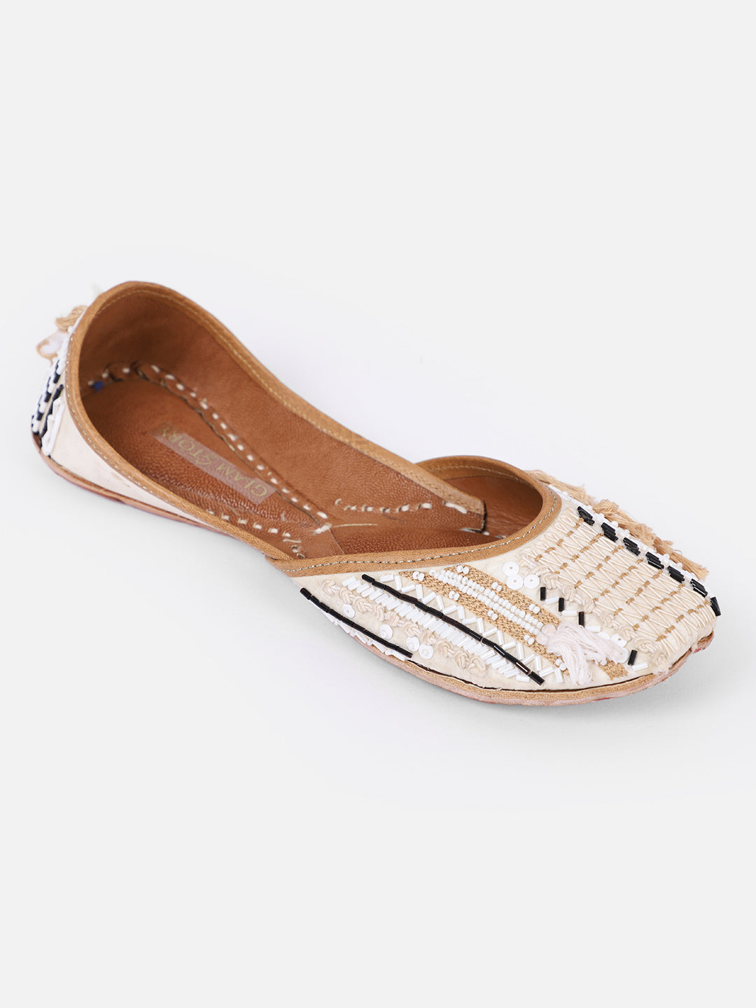 Ivory Punjabi Jutti for women