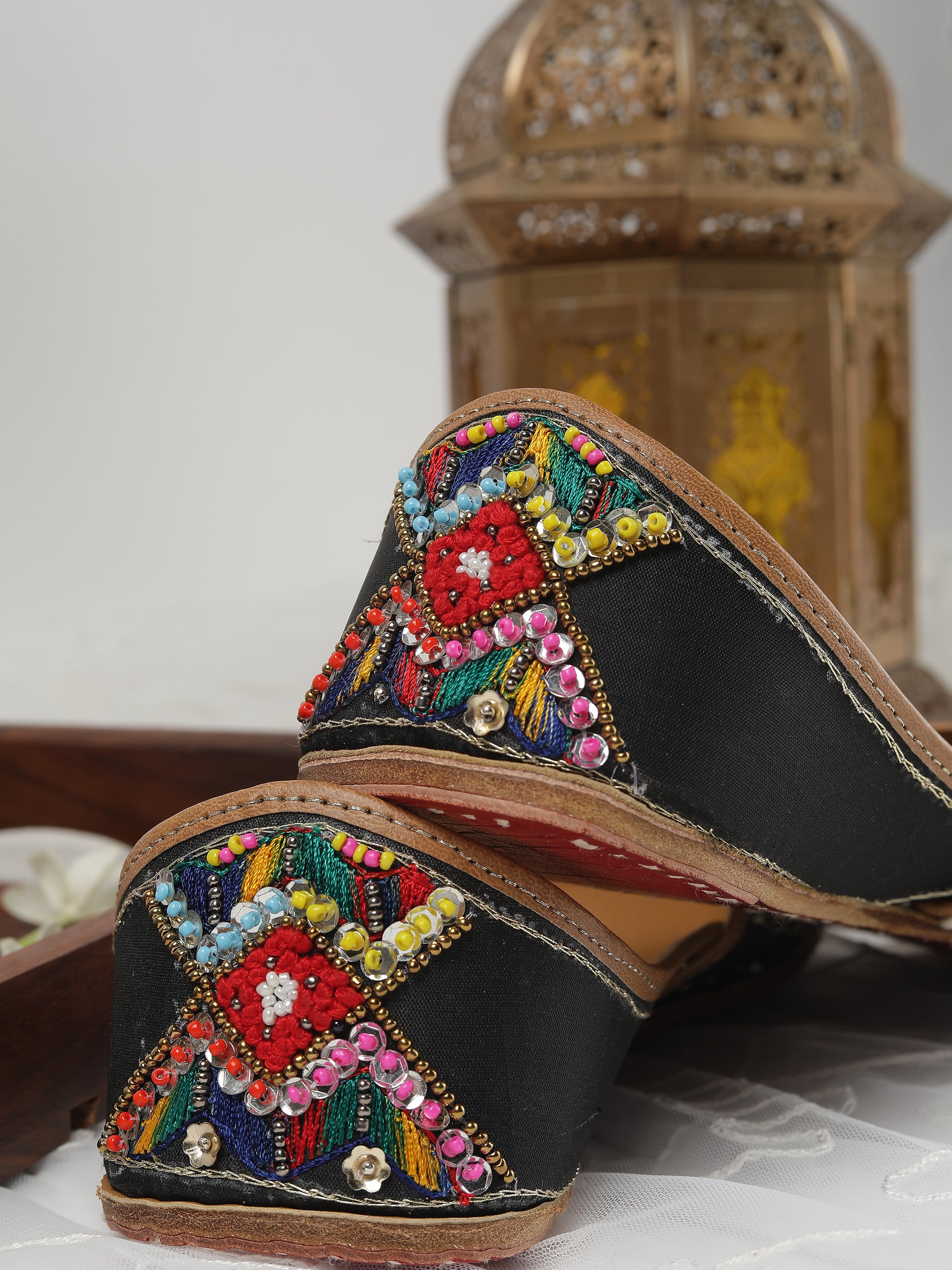 Noor Beaded Embellished Punjabi Juttis