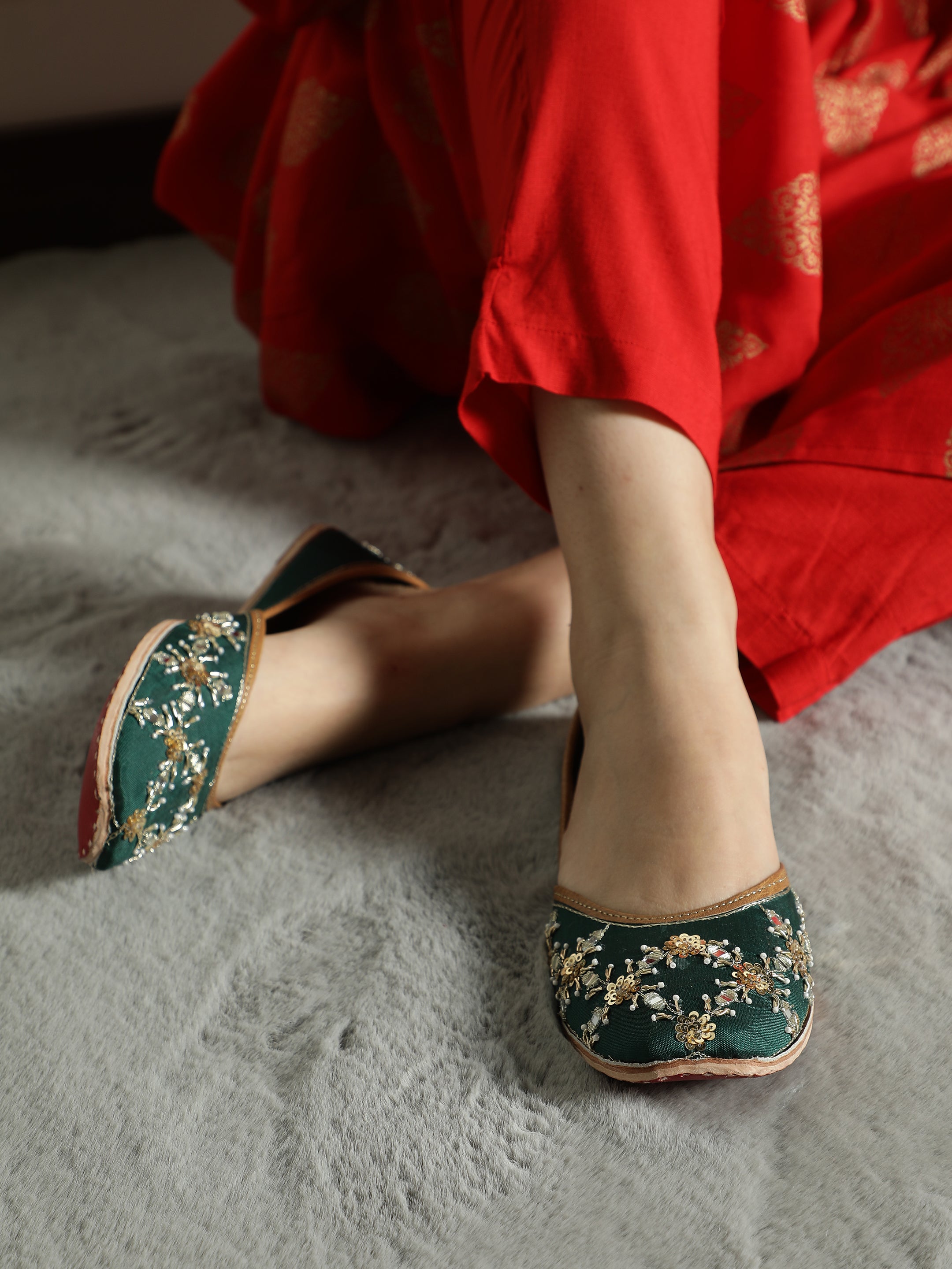 Brushwood Teal Embellished Punjabi Juttis