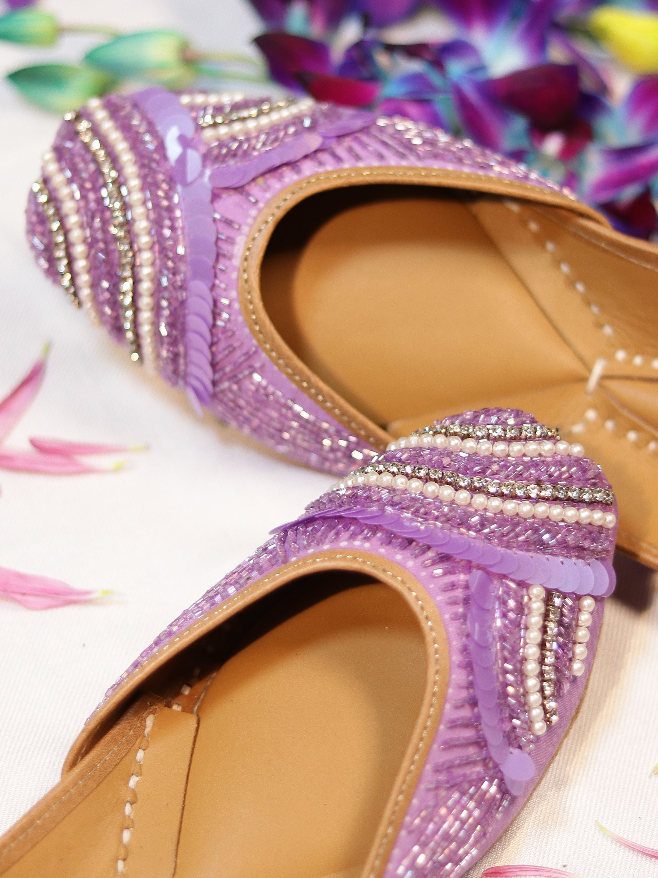 Iris Purple Embellished Punjabi Juttis