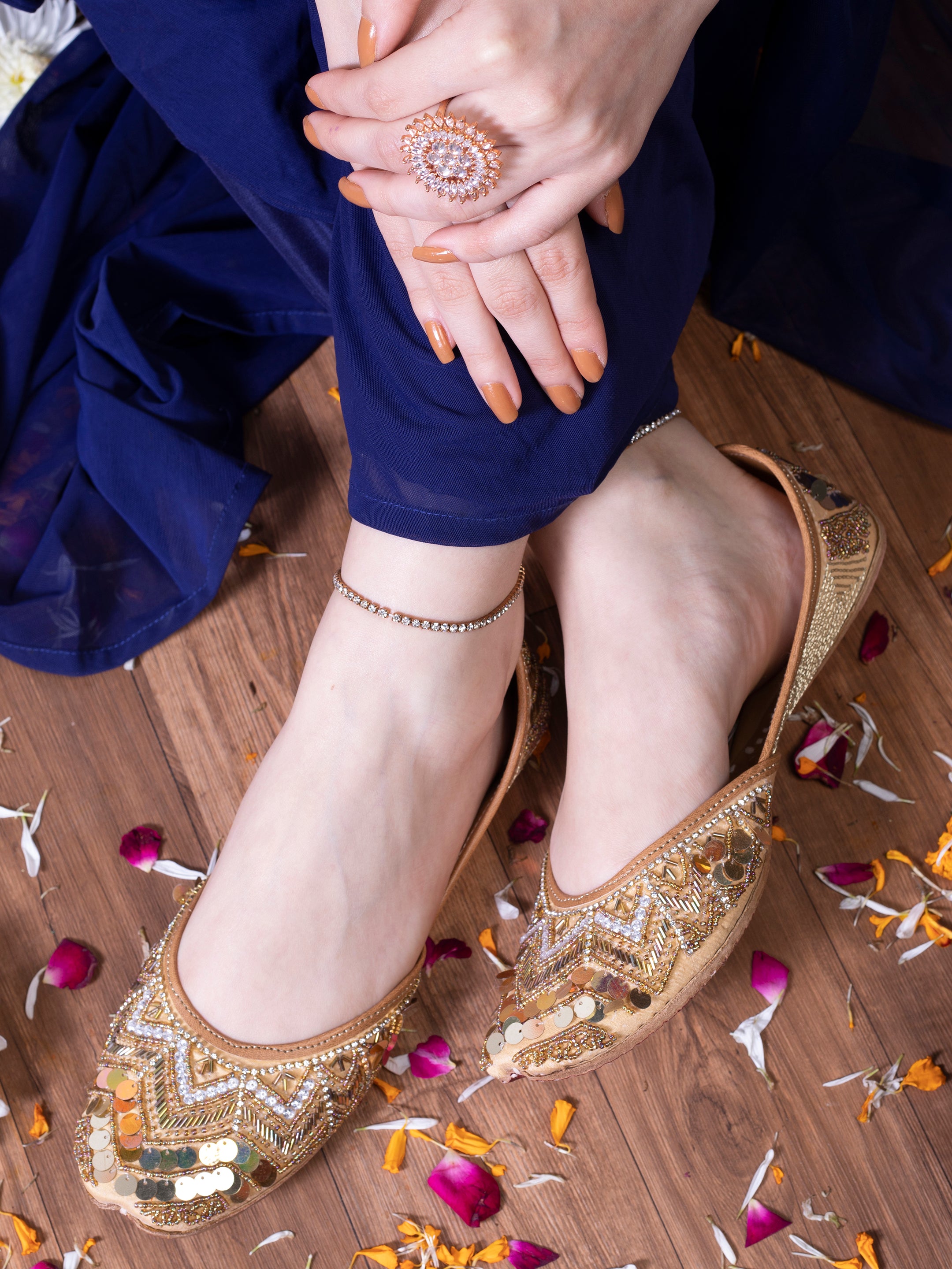 Golden Flavia Embellished Punjabi Juttis