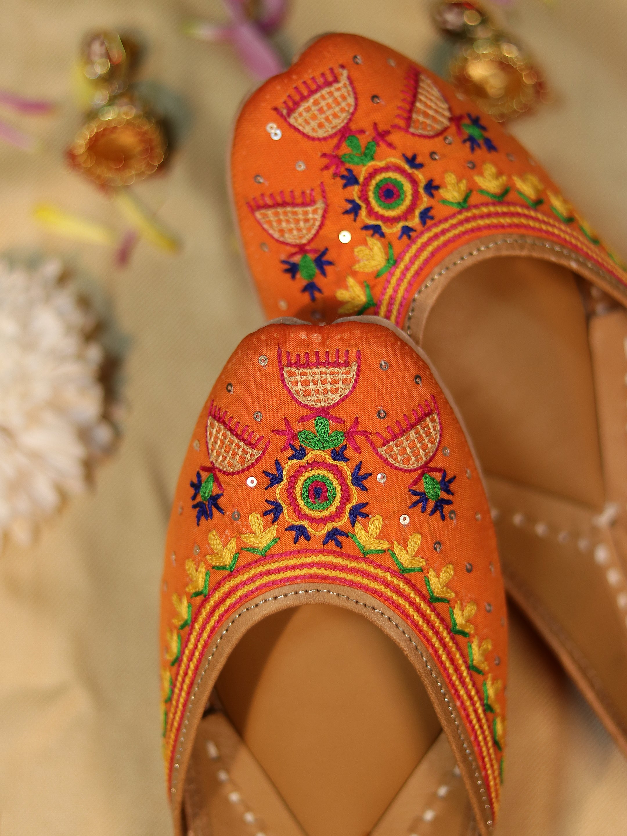 Rangsari Embroidered Designer Punjabi Juttis