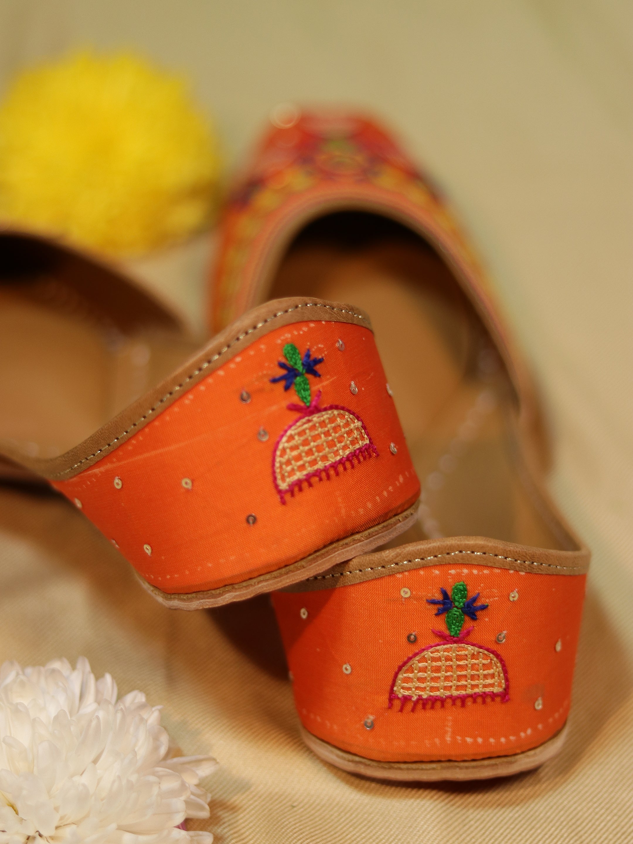 Rangsari Embroidered Designer Punjabi Juttis