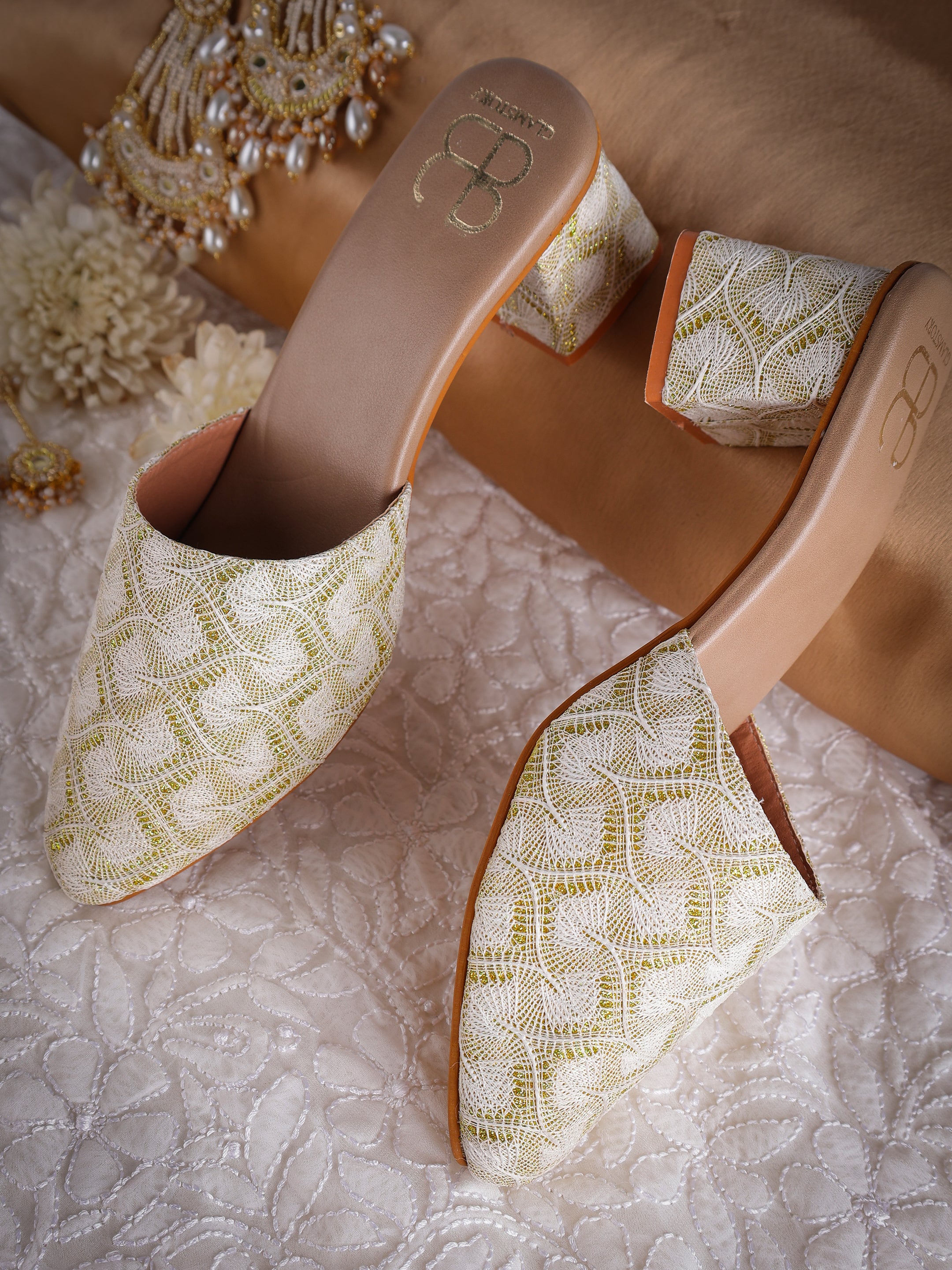 Masakali Embroidered White Elegance Mule with Heel